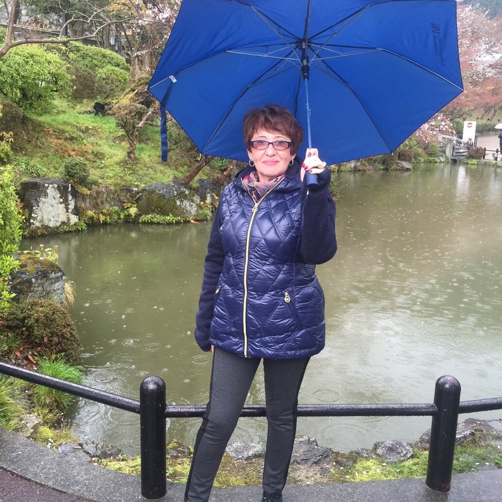 Meet your Posher, Nina